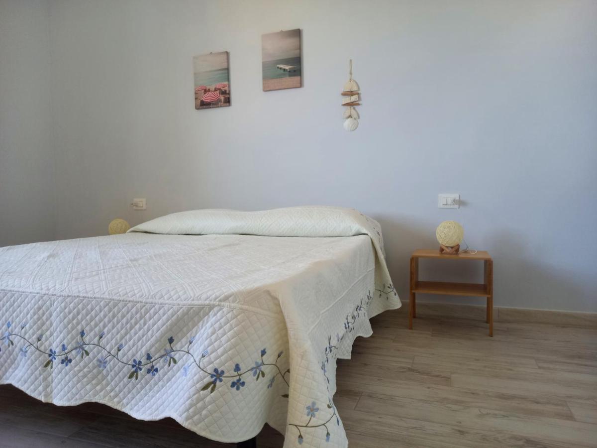 Domus Deledda Posada (Sardinia) Luaran gambar