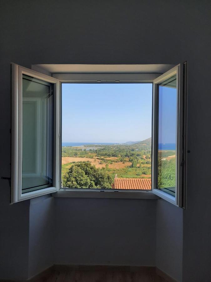 Domus Deledda Posada (Sardinia) Luaran gambar