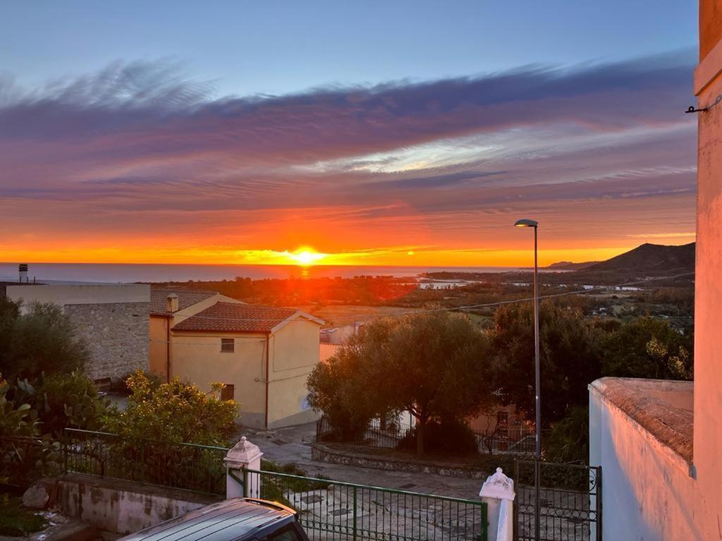 Domus Deledda Posada (Sardinia) Luaran gambar